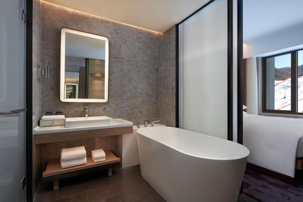 Courtyard By Marriott Chongli Hotel Zhangjiakou Exterior foto